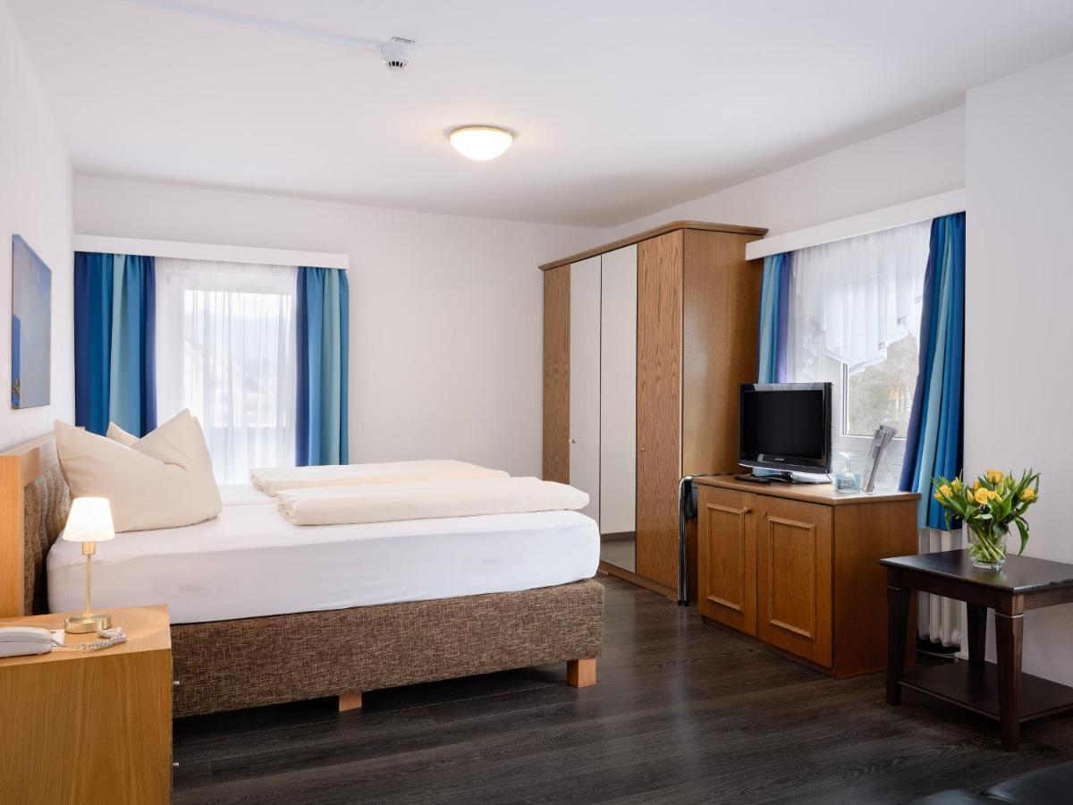 Gaestehaus Waldeck Titisee-Neustadt Exterior photo