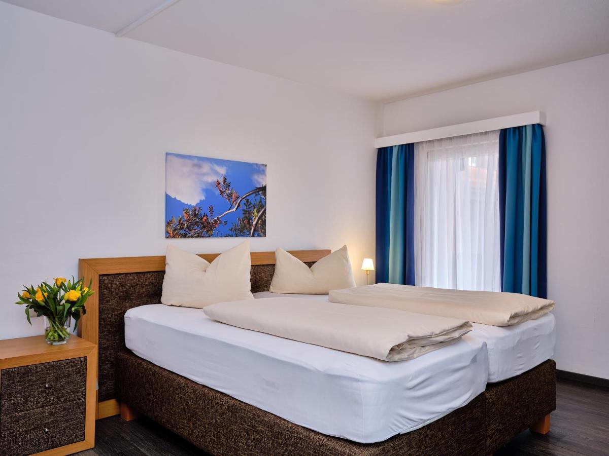 Gaestehaus Waldeck Titisee-Neustadt Exterior photo