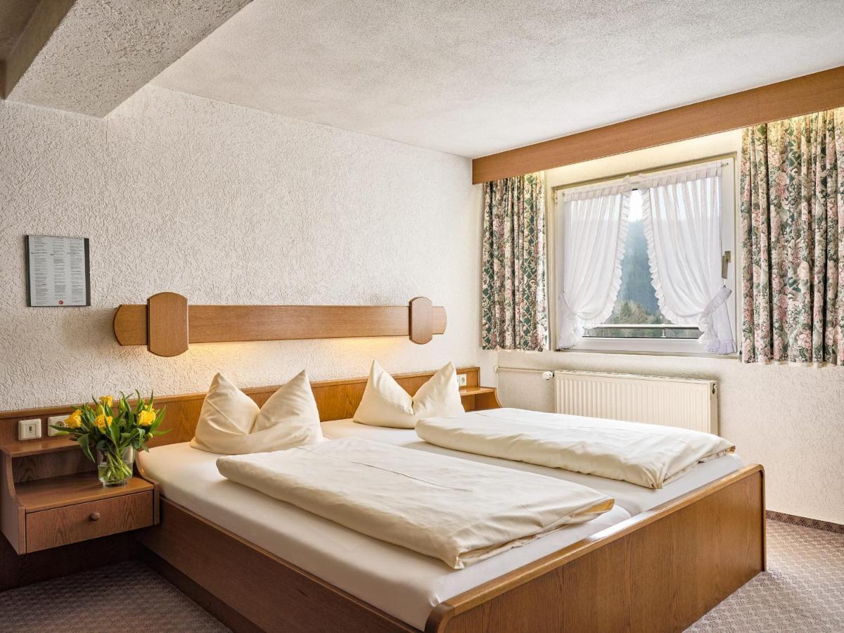 Gaestehaus Waldeck Titisee-Neustadt Exterior photo